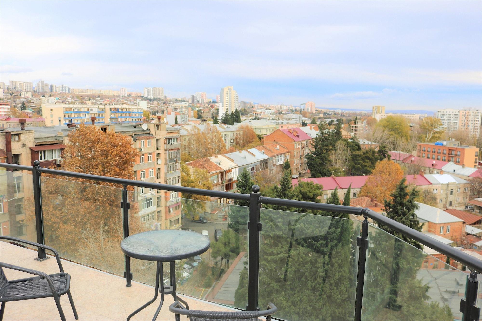 L Plaza Hotel Tiflis Exterior foto