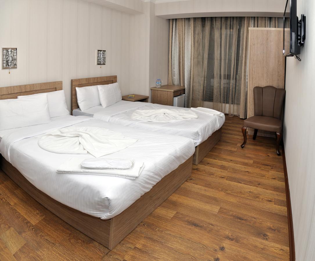 L Plaza Hotel Tiflis Exterior foto