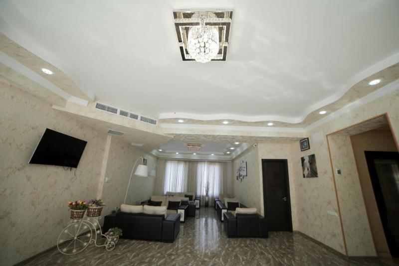 L Plaza Hotel Tiflis Exterior foto