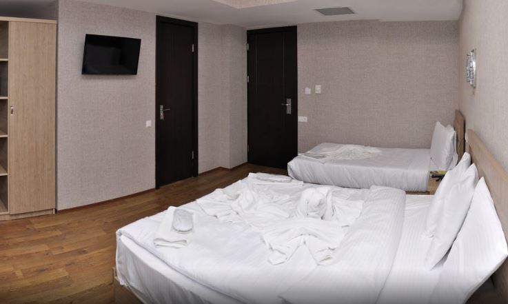 L Plaza Hotel Tiflis Exterior foto