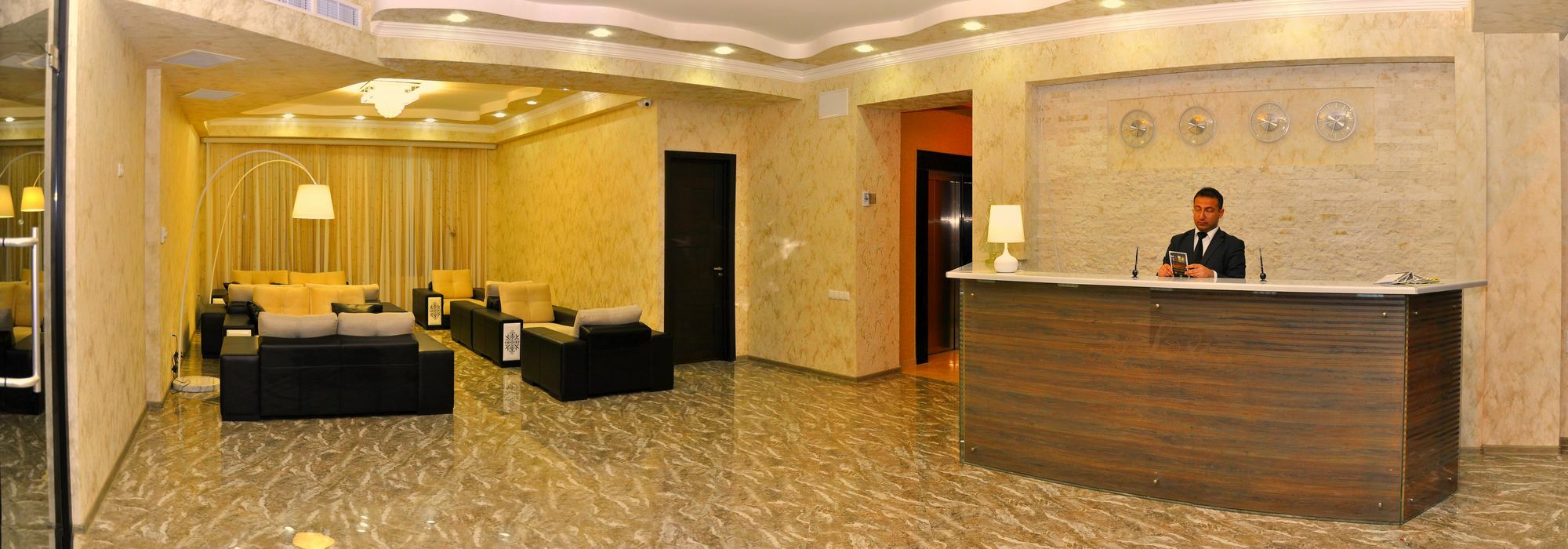 L Plaza Hotel Tiflis Exterior foto