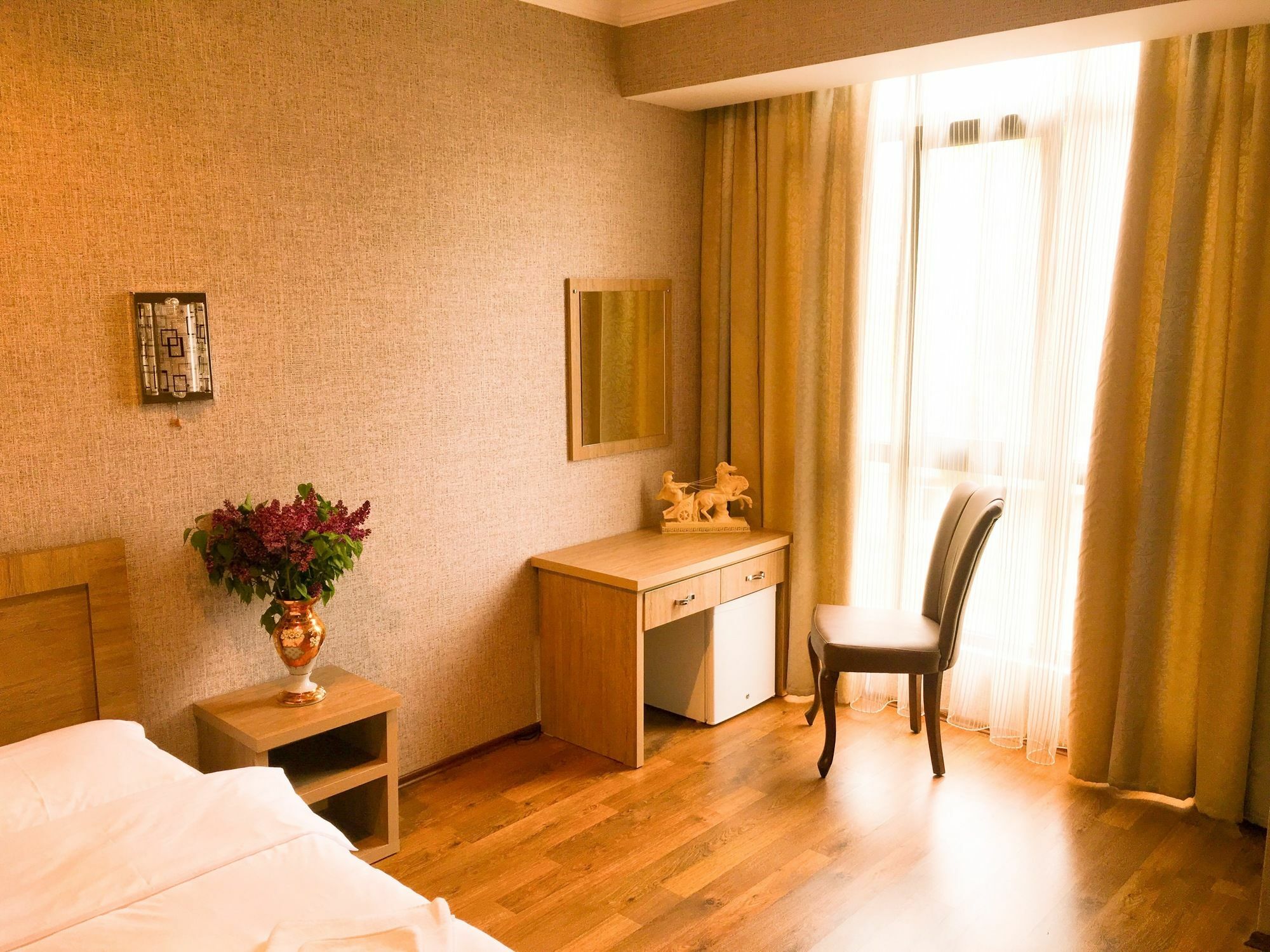 L Plaza Hotel Tiflis Exterior foto